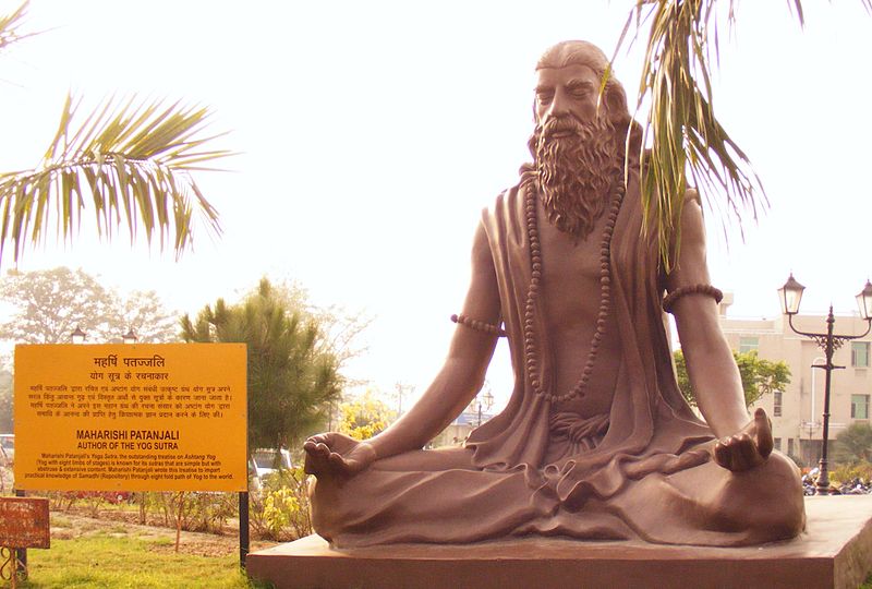 Estatua de Patanjali autor dos yoga sutras