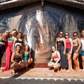 turma do evento privado de aniversario com aula de yoga